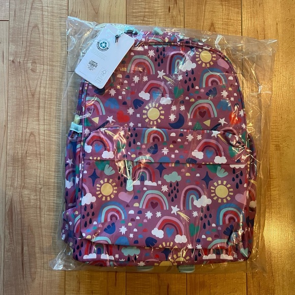 Crate&kids Rainy Rainbows Large Kids Backpack with Side Pockets NWT - Picture 3 of 5